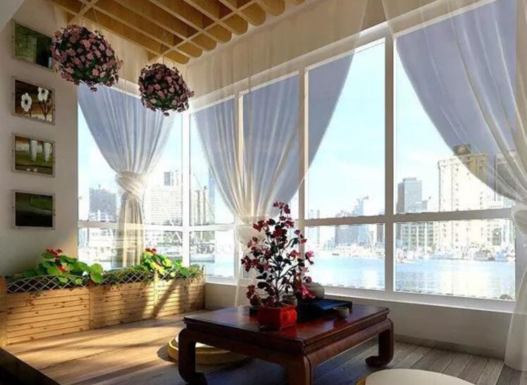 冷（lěng）颼颼的冬天,你家的陽台,還（hái）沒（méi）有安裝門窗嗎?